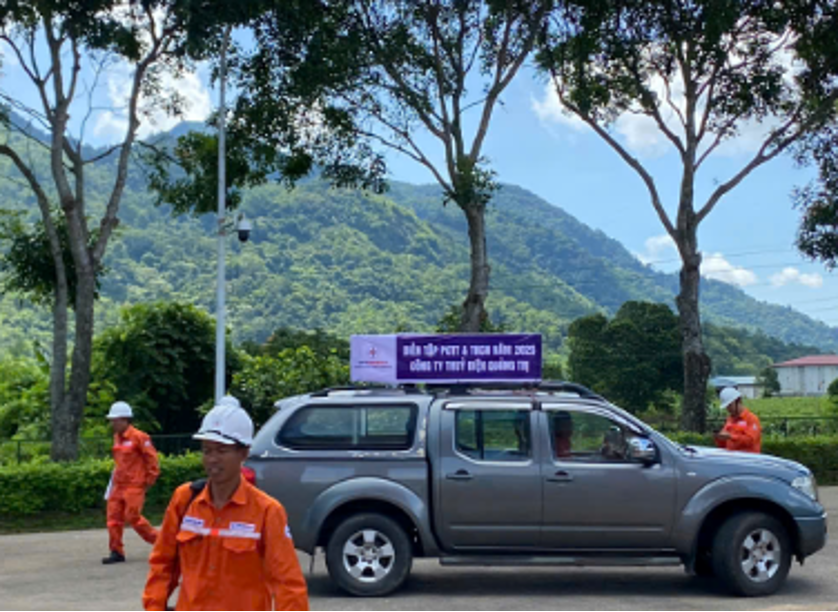 Gắn với trách nhiệm của công trình đối với vùng hạ du là diễn tập thông báo xả điều tiết và tuyên truyền người dân khu vực hạ du hồ chứa Pà Rông.