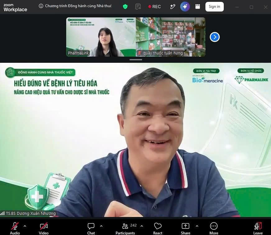 TS.BS Dương Xuân Nhương chia sẻ kiến thức và kinh nghiệm trong Workshop với các đơn vị Nhà thuốc. (Ảnh: Meracine cung cấp)