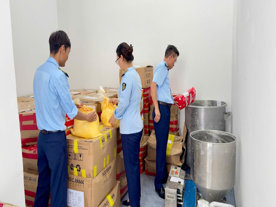Tạm giữ gần 3,5 tấn kem dưỡng trắng da không có Phiếu công bố sản phẩm tại Gia Lai