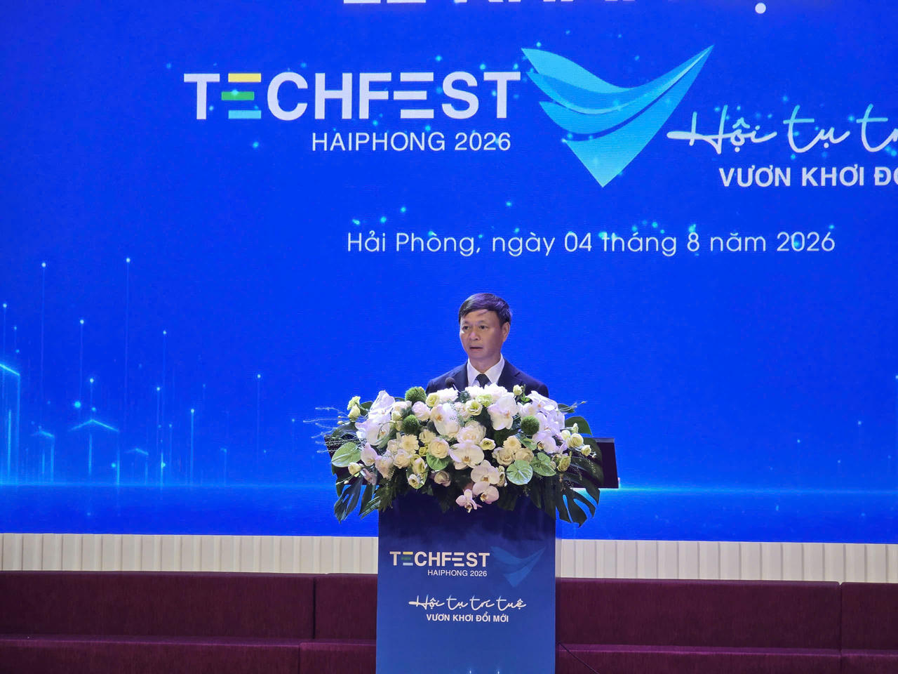 Thứ trưởng Bộ Khoa học và Công nghệ Hoàng Minh phát biểu chỉ đạo tại lễ khai mạc Techfest Hải Phòng 2026. Ảnh: T.L