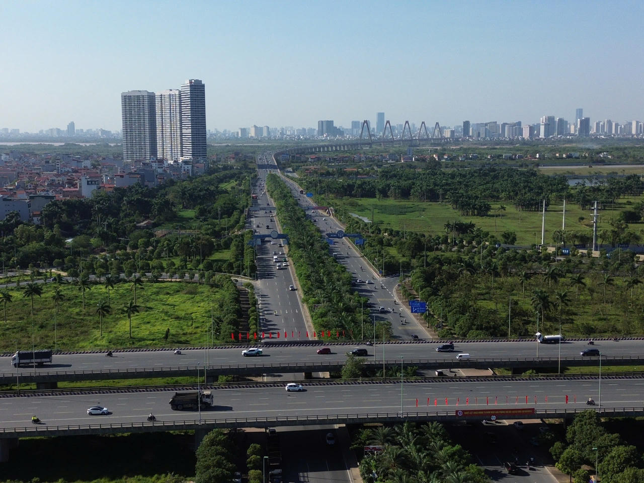 Hà Nội: Phát động phong trào thi đua Quyết tâm thực hiện thắng lợi mục tiêu tăng trưởng bền vững 2 con số