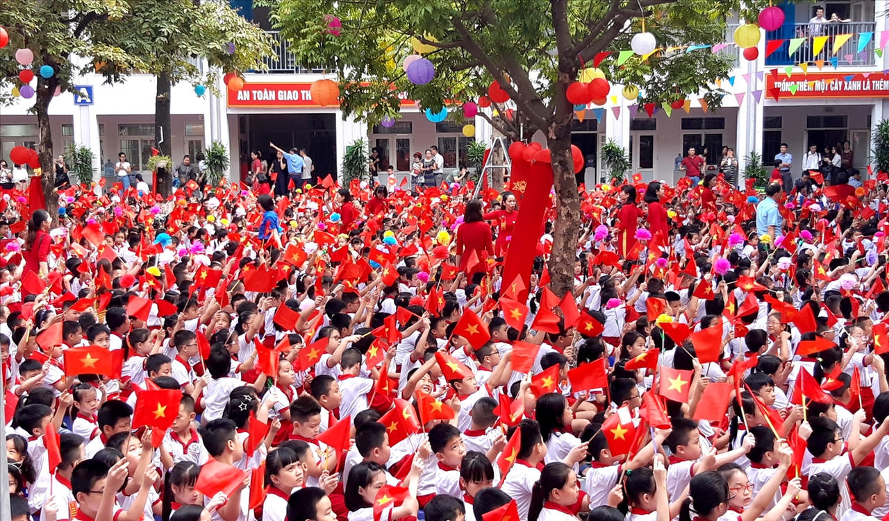 Chính phủ yêu cầu bảo đảm đủ giáo viên, "siết" lạm thu, dạy thêm trước năm học mới