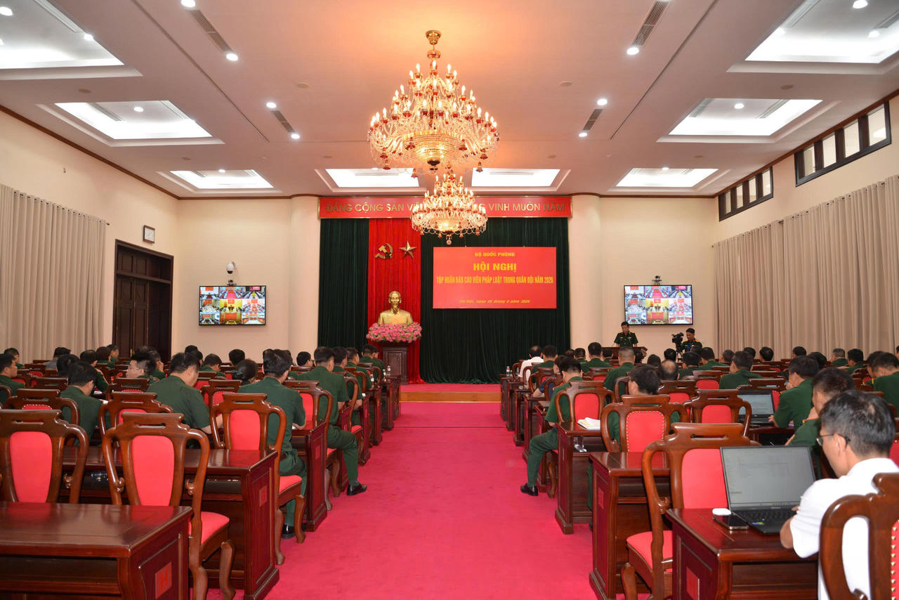 Phấn đấu mỗi cán bộ, chiến sĩ Quân đội là một Báo cáo viên, tuyên truyền viên pháp luật