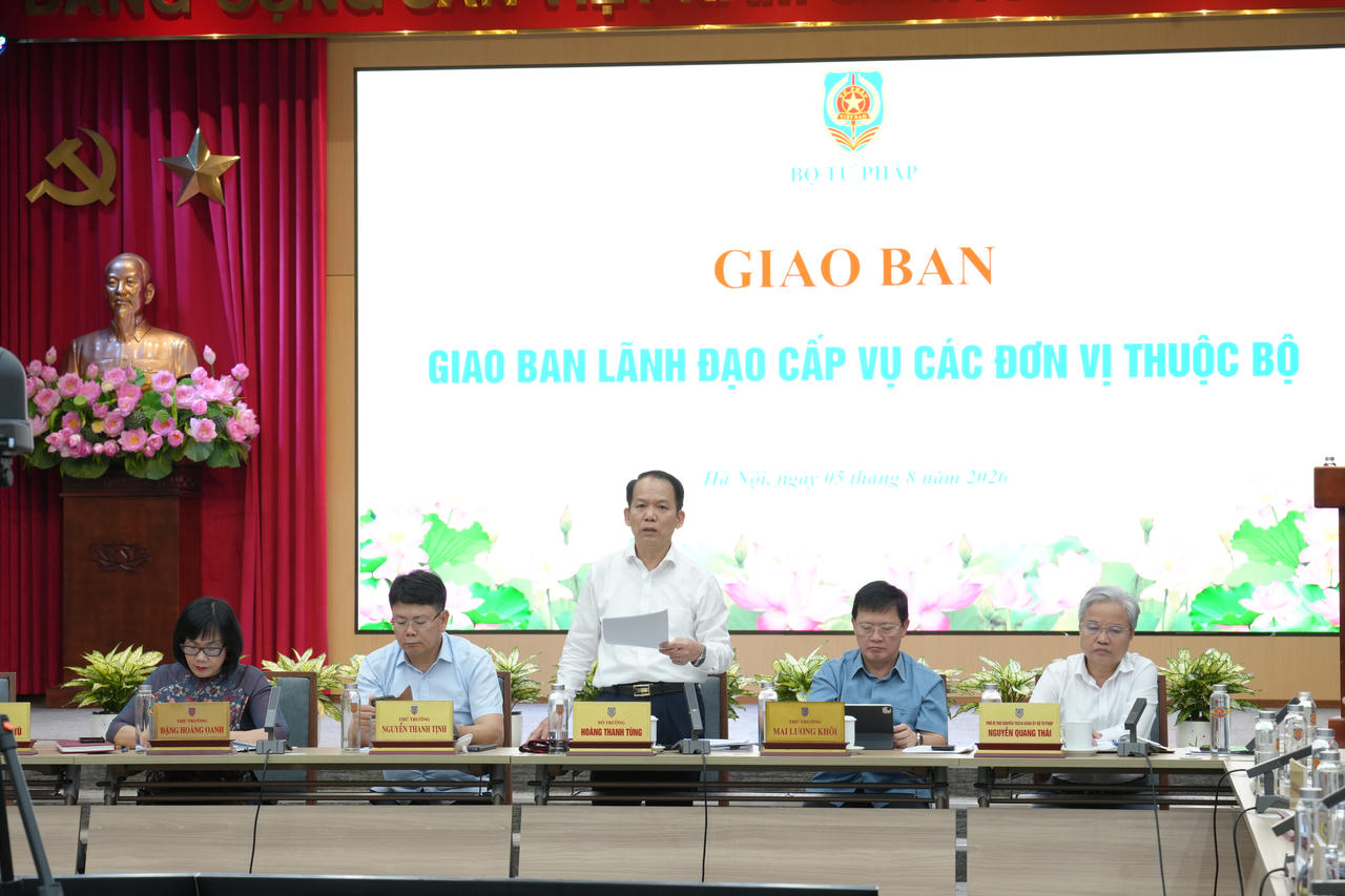 Bộ trưởng Hoàng Thanh Tùng: Tập trung cao độ hoàn thiện thể chế, bảo đảm tiến độ các dự án luật Bộ trưởng Hoàng Thanh Tùng: Tập trung cao độ hoàn thiện thể chế, bảo đảm tiến độ các dự án luật