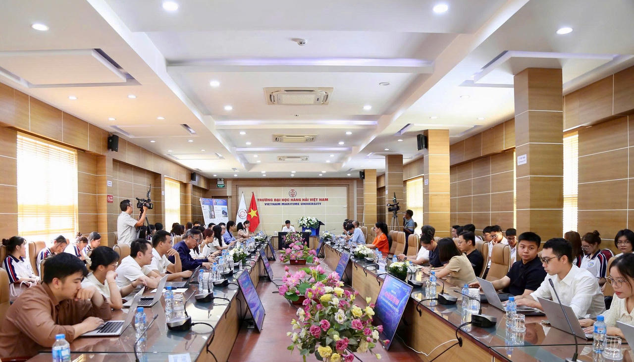 Phiên kết nối cung - cầu nhân lực đổi mới sáng tạo thu hút sự tham gia của các doanh nghiệp, chuyên gia và cơ sở đào tạo. (Ảnh Thuỳ Linh)