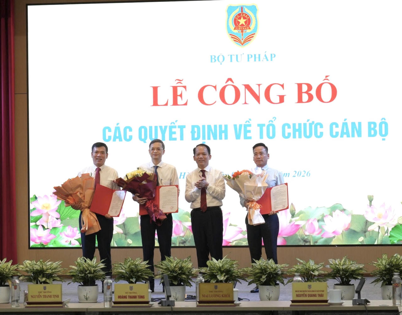Bổ nhiệm 2 Phó Hiệu trưởng Trường Đại học Luật Hà Nội