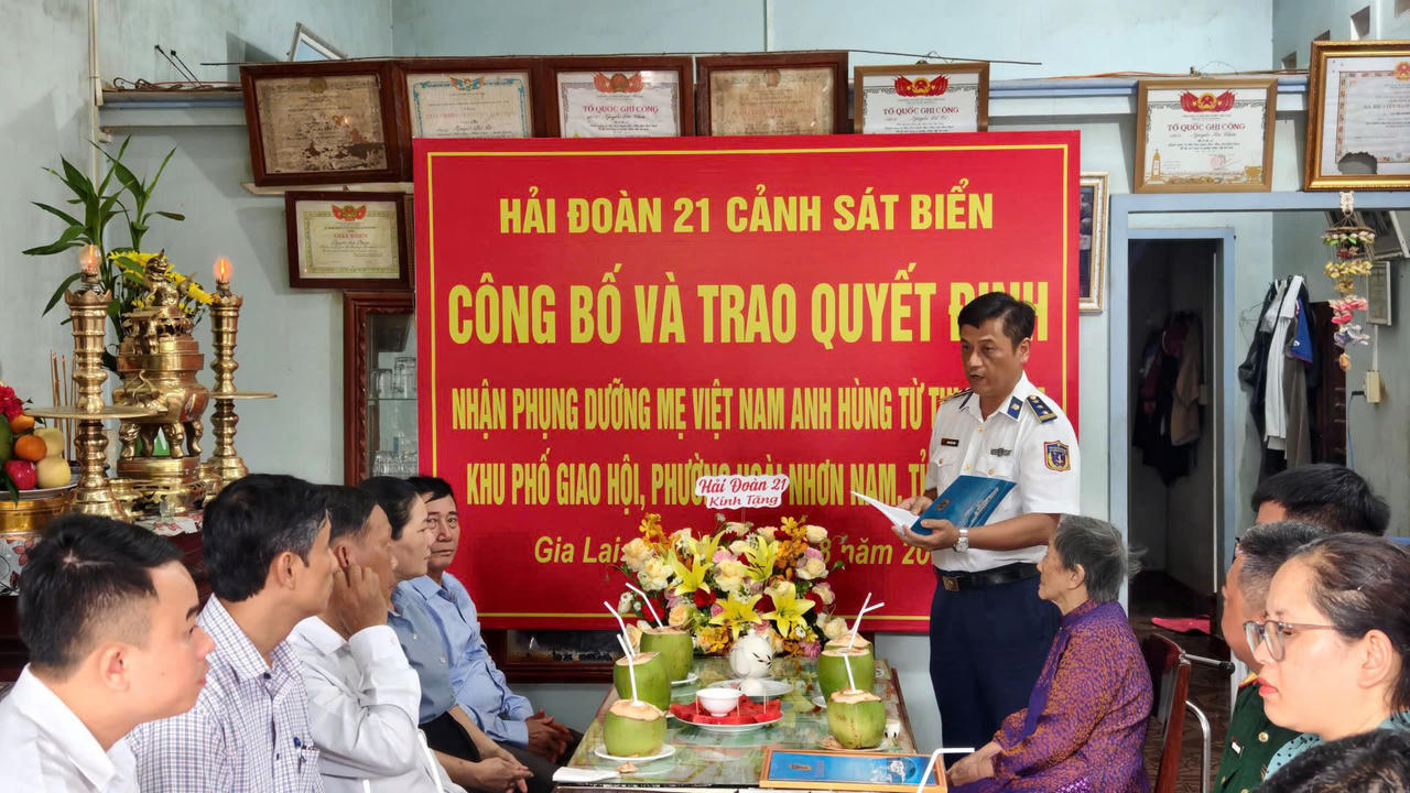 Hải đoàn 21 nhận phụng dưỡng Mẹ Việt Nam anh hùng tại phường Hoài Nhơn Nam