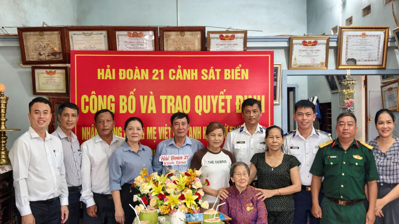 Hải đoàn 21 nhận phụng dưỡng Mẹ Việt Nam anh hùng tại phường Hoài Nhơn Nam