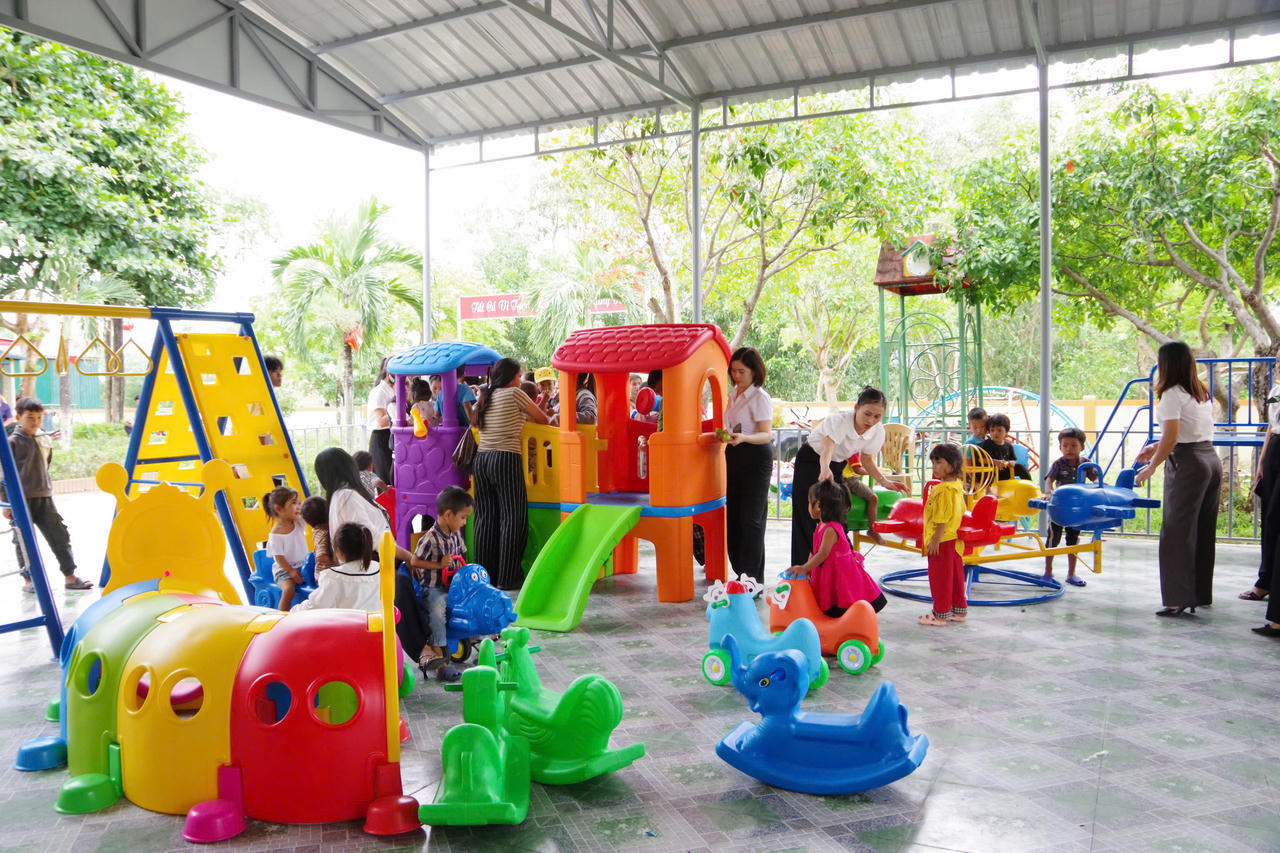Bộ CHQS tỉnh Quảng Trị bàn giao khu vui chơi cho trẻ em vùng khó khăn
