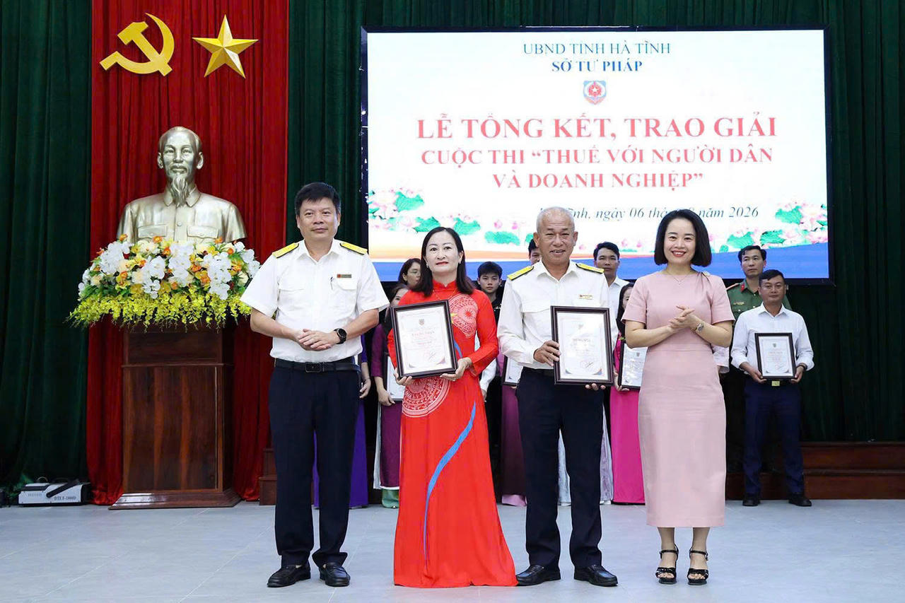 Sở Tư pháp Hà Tĩnh trao giải cuộc thi “Thuế với người dân và doanh nghiệp”