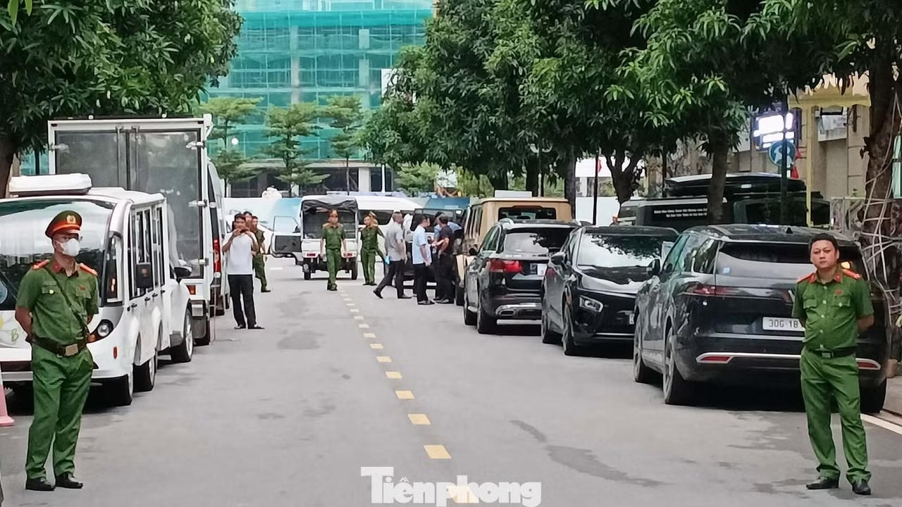Bộ Công an khám xét khẩn cấp nơi ở của Huấn Hoa Hồng 