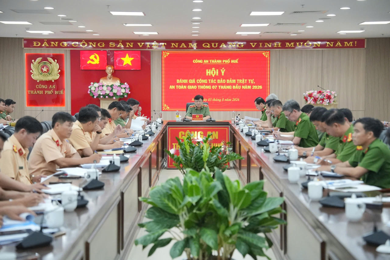 Công an TP Huế triển khai nhiều giải pháp kéo giảm tai nạn giao thông