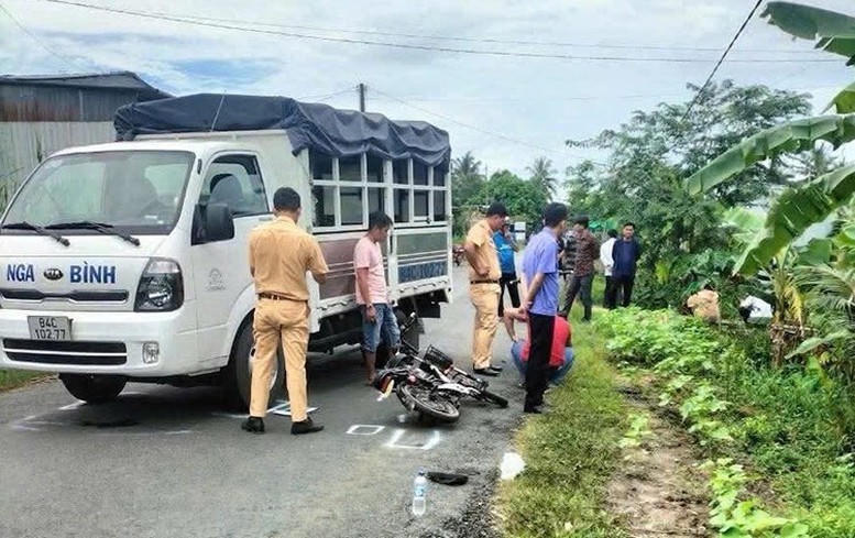 Vĩnh Long: Truy tố tài xế xe tải gây tai nạn khiến nữ sinh 14 tuổi tử vong Vĩnh Long: Truy tố tài xế xe tải gây tai nạn khiến nữ sinh 14 tuổi tử vong