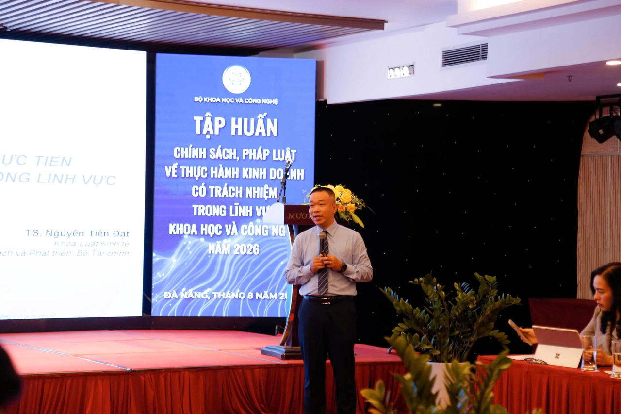 TS. Nguyễn Tiến Đạt, Chuyên gia nghiên cứu về thực hành kinh doanh có trách nhiệm, Giảng viên Khoa Luật Kinh tế - Học viên chính sách và phát triển của Bộ Tài chính chia sẻ tại Hội nghị