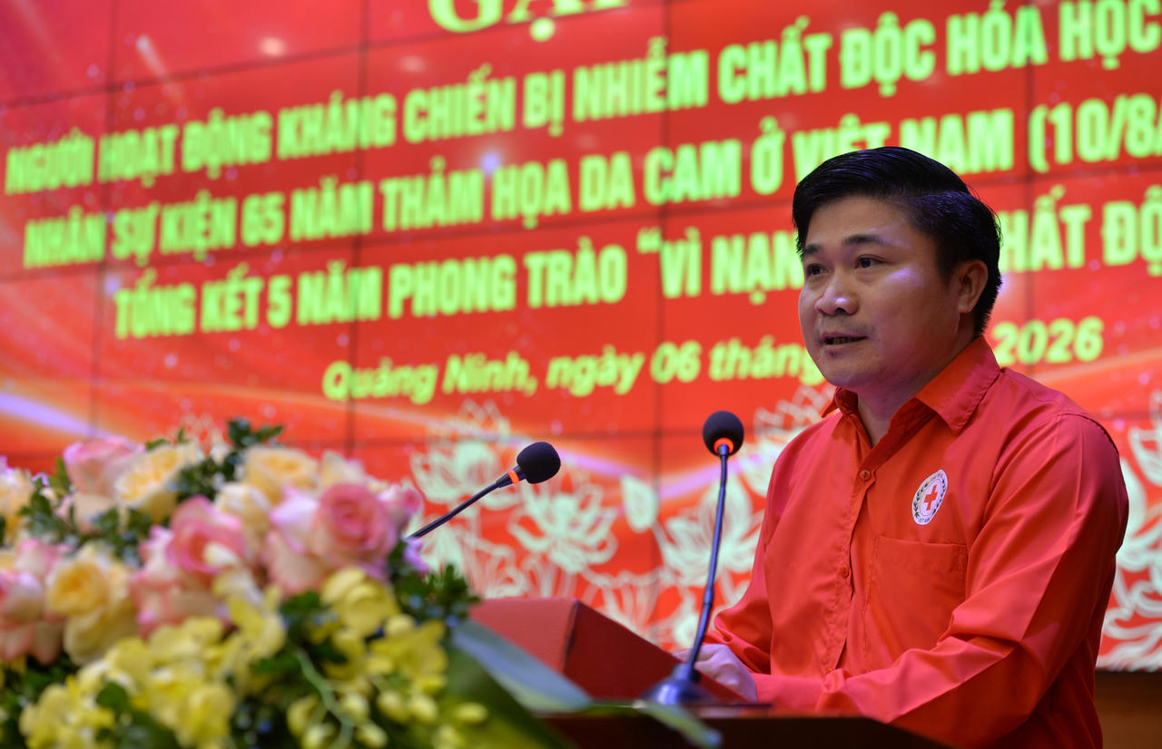 Chủ tịch Hội Chữ thập đỏ tỉnh Quảng Ninh Lý Văn Thành, phát biểu tại buổi gặp mặt. (Ảnh: Đức Dương)
