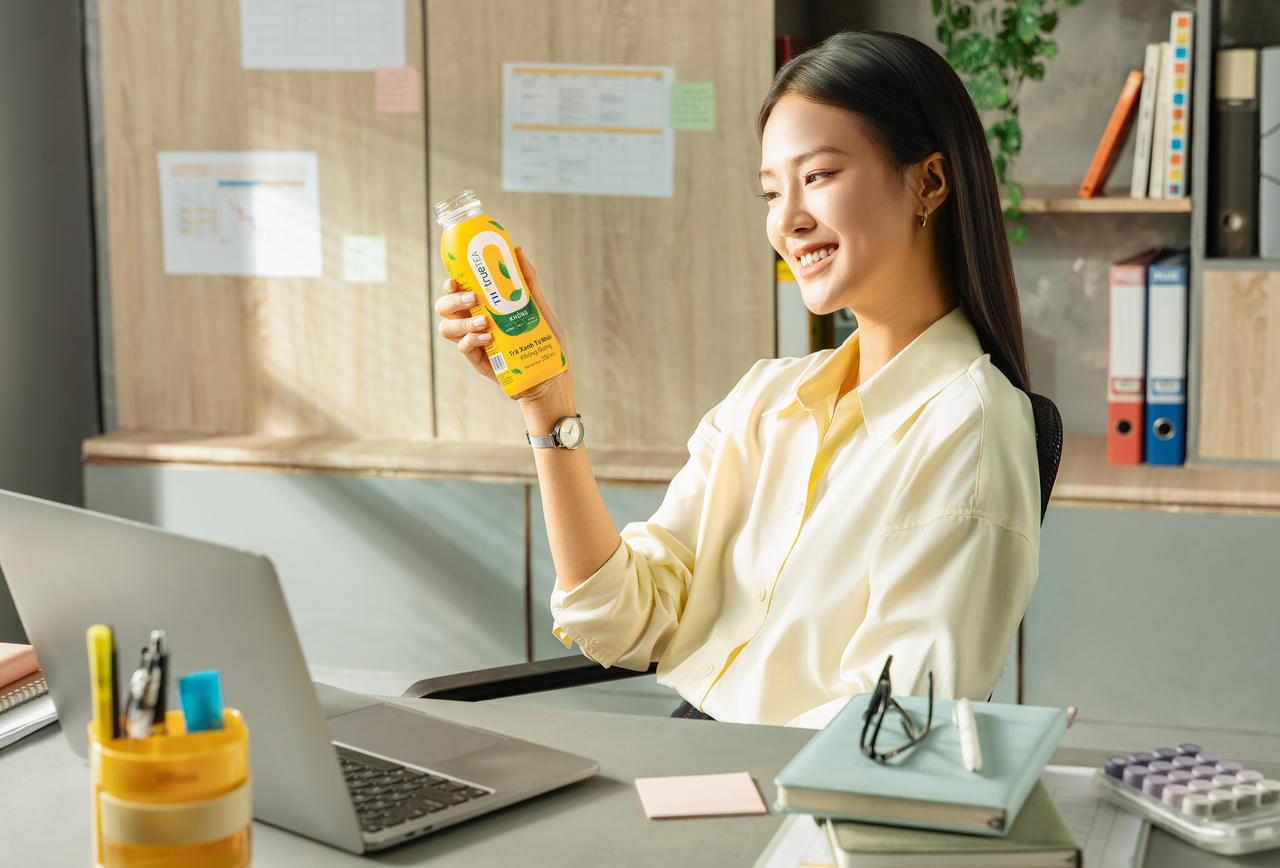 Sản phẩm được sản xuất từ những lá trà và các nguyên liệu hoàn toàn tự nhiên, được tuyển chọn theo quy trình chuẩn chất lượng của TH.