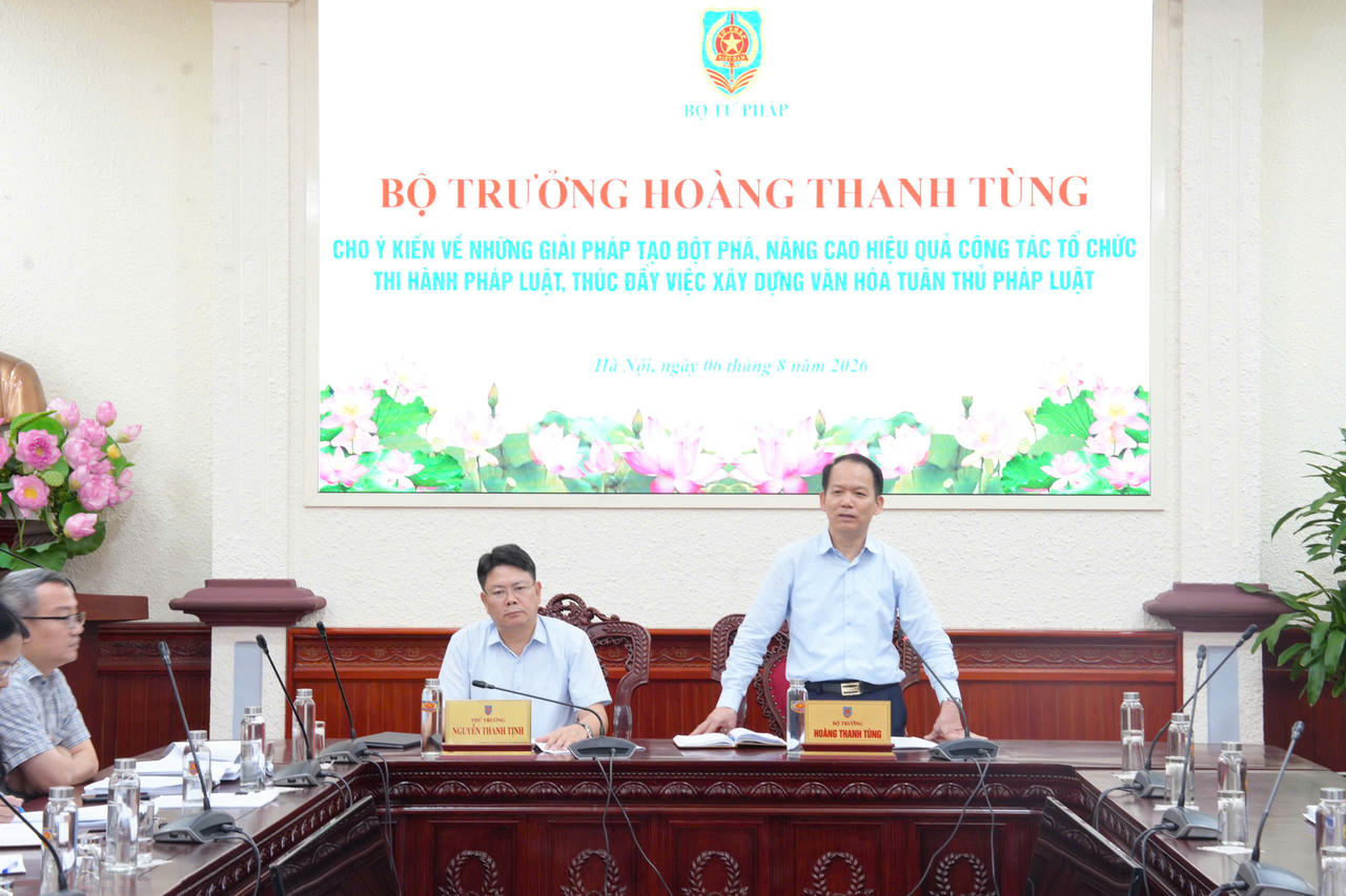 Bộ trưởng Hoàng Thanh Tùng kết luận cuộc họp.