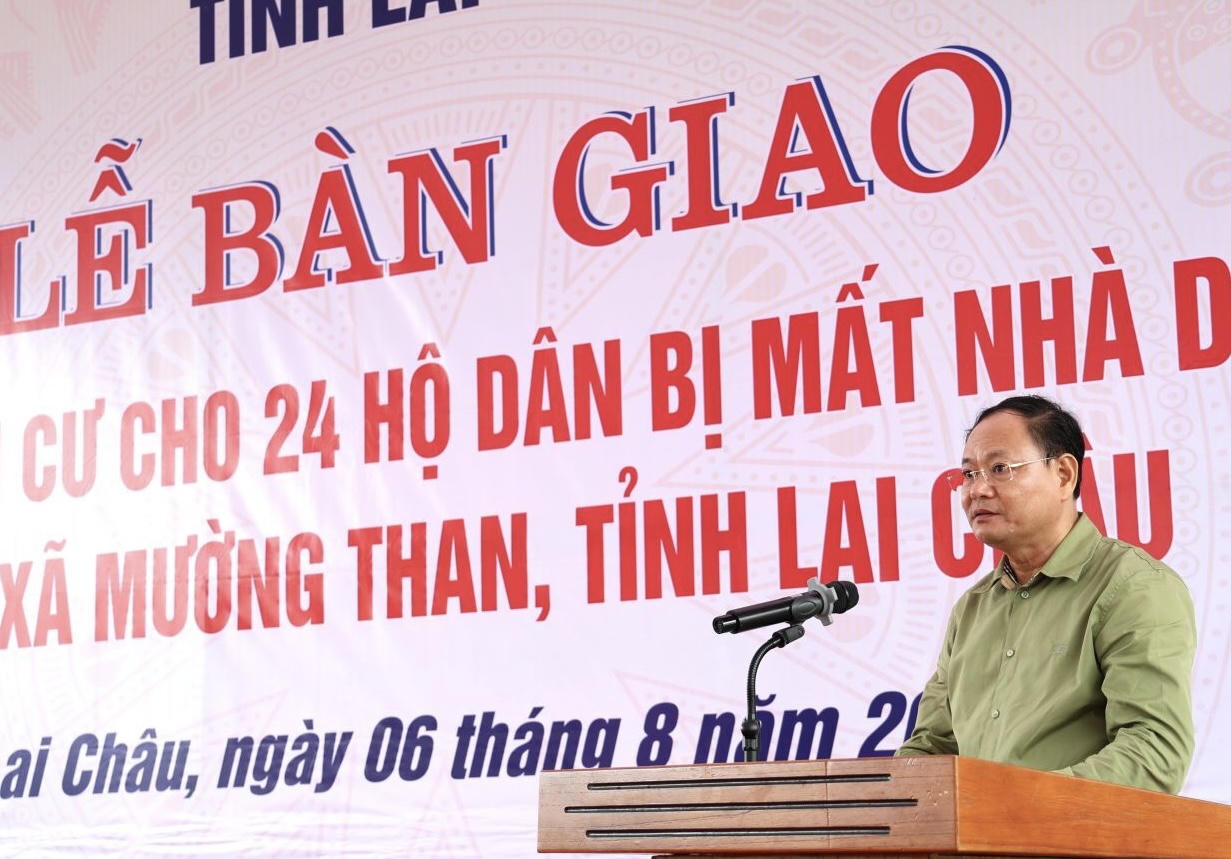 Bí thư Tỉnh ủy Lai Châu Lê Minh Ngân phát biểu tại buổi lễ. Ảnh: Nguyễn Chanh