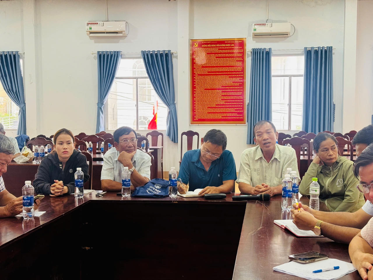 Các hộ dân bị ảnh hưởng bởi dự án thu hồi đất, bồi thường và giải phóng mặt bằng tại Phú Quốc. Ảnh: Hoàng Dung