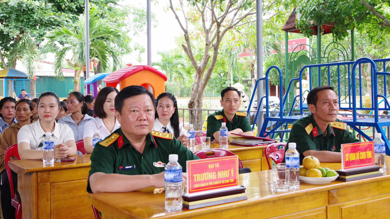 Bộ CHQS tỉnh Quảng Trị bàn giao khu vui chơi cho trẻ em vùng khó khăn