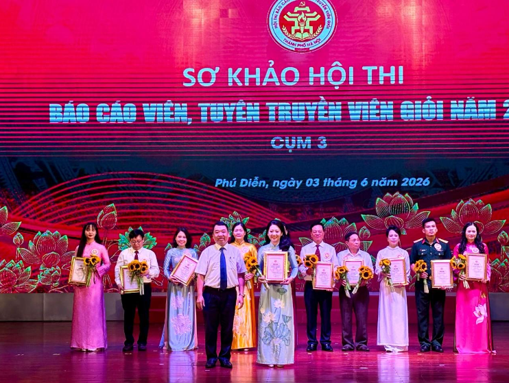 Cuộc thi khẳng định vai trò của mỗi báo cáo viên, tuyên truyền viên như những cầu nối gắn kết “ý Đảng” với “lòng Dân” (Ảnh T. Hồ).