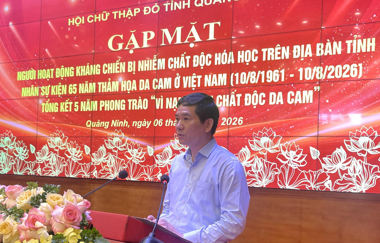 Ông Vũ Quyết Tiến - Phó Bí thư Tỉnh ủy, Chủ tịch Ủy ban MTTQ tỉnh Quảng Ninh, phát biểu tại hội nghị. (Ảnh: Đức Dương)