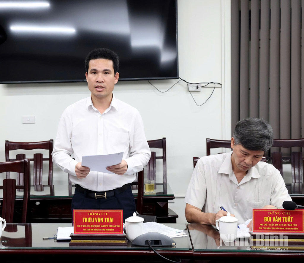 Chủ tịch Hội Nông dân tỉnh Ninh Bình, ông Triệu Văn Thái phát biểu tại hội nghị. Ảnh: Lam Hồng - Minh Quang