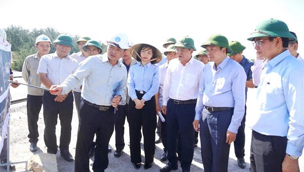 Quảng Trị dồn lực tháo gỡ 'điểm nghẽn', tăng tốc thi công các công trình trọng điểm