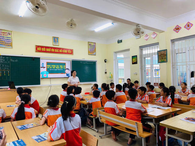 Hơn 200.000 học sinh Nghệ An thuộc diện ưu tiên sử dụng sách giáo khoa miễn phí