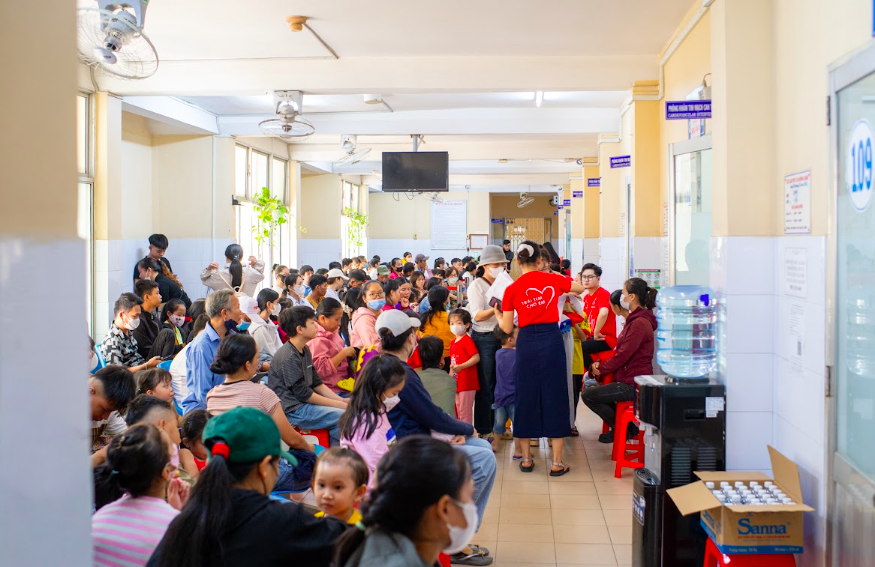 Cuộc tìm kiếm và vá lại những 'trái tim lỗi'

