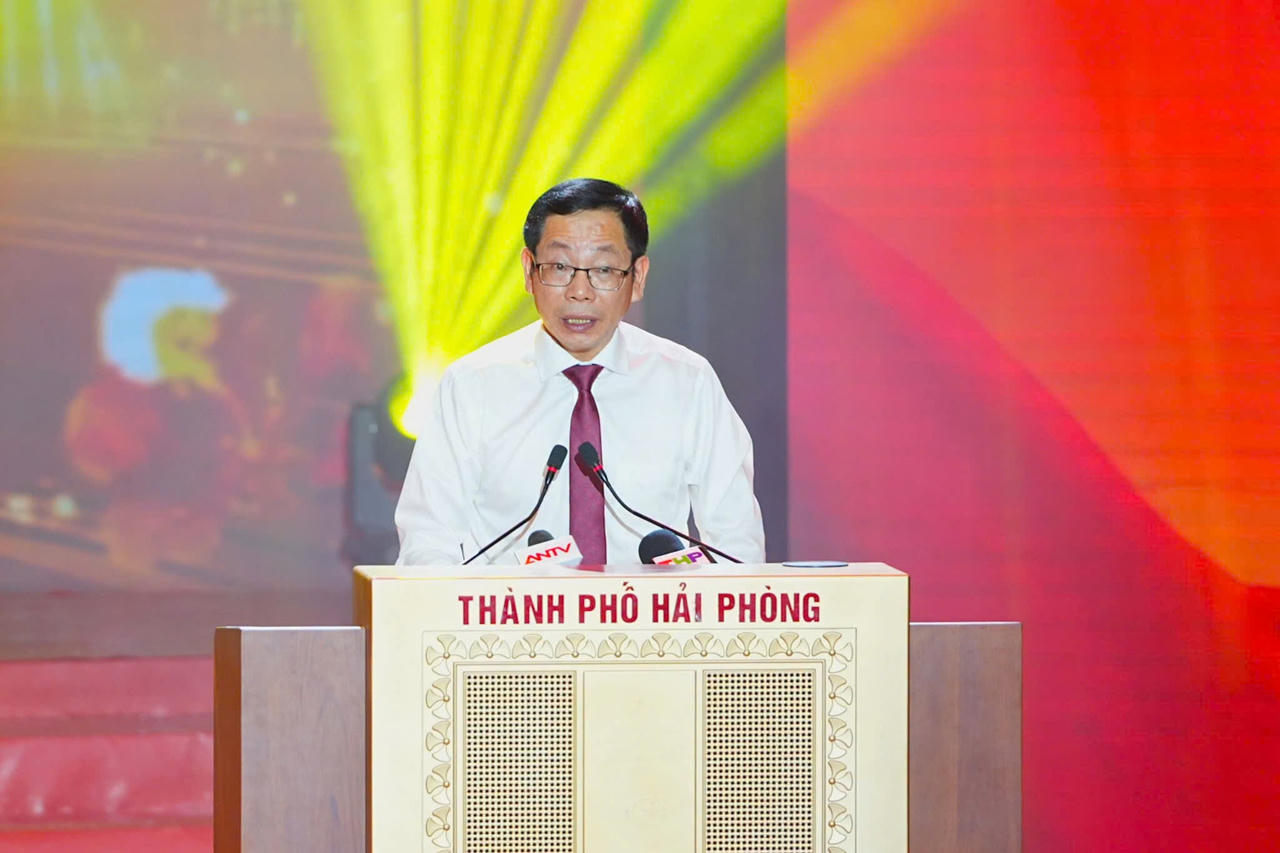Phó Chủ tịch UBND TP Hải Phòng Vũ Tiến Phụng phát biểu chào mừng. (Ảnh: Đàm Thanh)