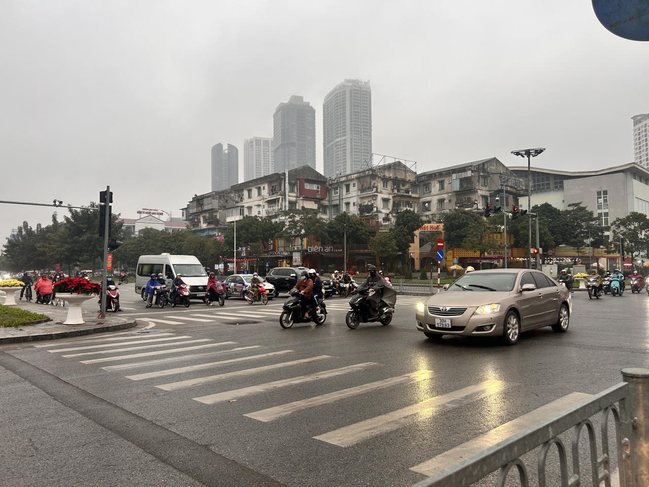 Thời tiết ngày 7/8: Nhiều nơi trên cả nước có mưa lớn, đề phòng dông lốc Thời tiết ngày 7/8: Nhiều nơi trên cả nước có mưa lớn, đề phòng dông lốc