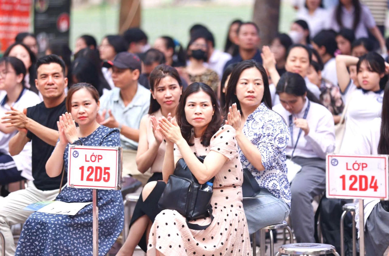 Đề xuất siết hoạt động Ban đại diện cha mẹ học sinh, chấm dứt tình trạng lạm thu Đề xuất siết hoạt động Ban đại diện cha mẹ học sinh, chấm dứt tình trạng lạm thu