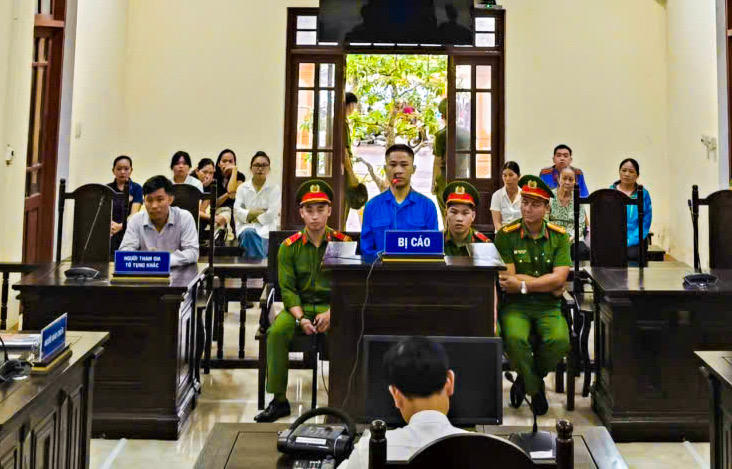 Lĩnh 12 tháng tù vì không trả gần 500 triệu đồng được chuyển nhầm Lĩnh 12 tháng tù vì không trả gần 500 triệu đồng được chuyển nhầm