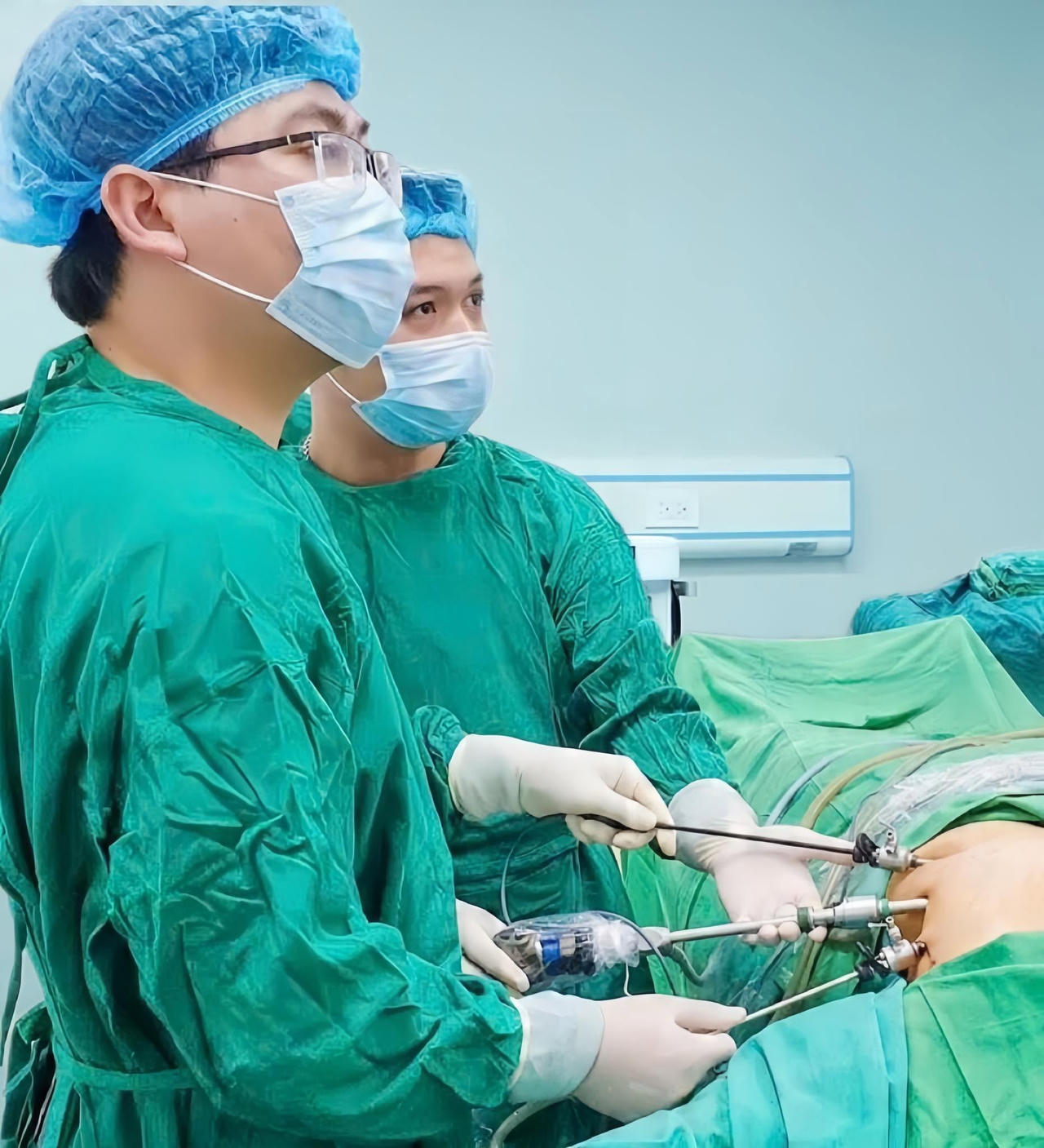 Bệnh viện Phổi Nghệ An sẽ được hỗ trợ đào tạo nhân lực, chuyển giao kỹ thuật, hội chẩn chuyên môn, từng bước phát triển các kỹ thuật ngoại khoa lồng ngực hiện đại dưới sự hỗ trợ của Bệnh viện Phổi Trung ương.