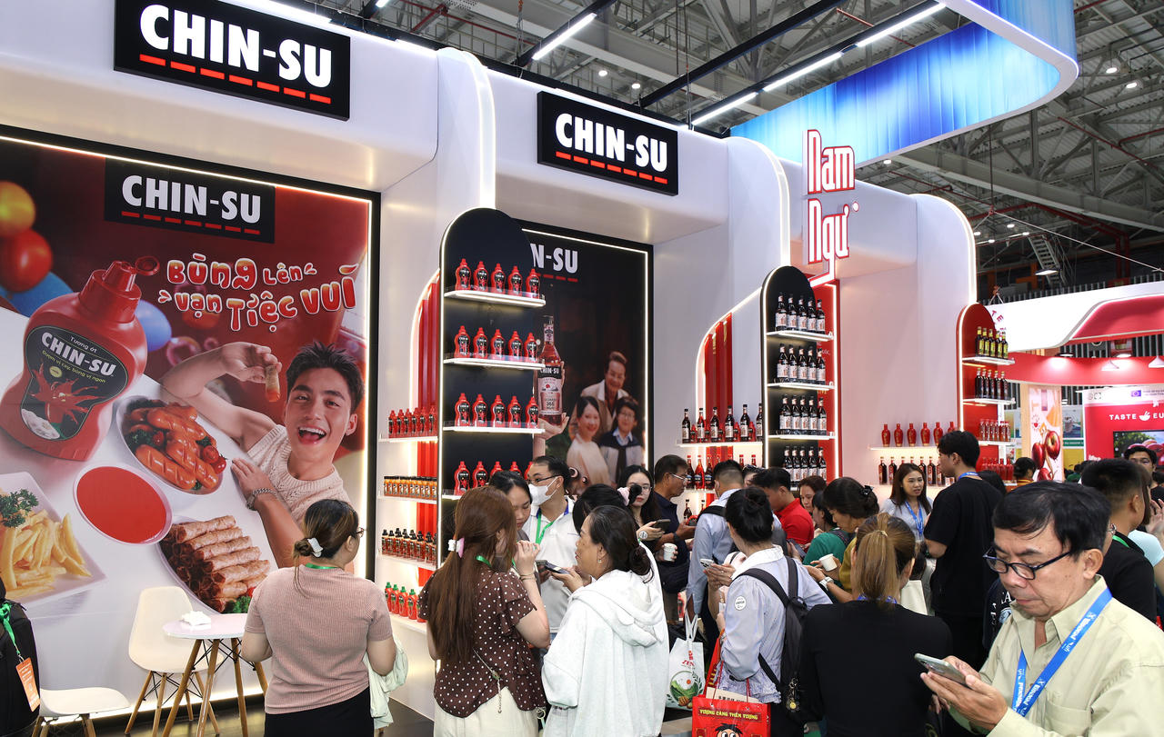 Gian hàng của Masan Consumer thu hút nhiều khách tham quan.