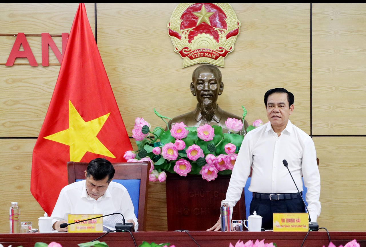 Chủ tịch UBND tỉnh Nghệ An Võ Trọng Hải phát biểu tại cuộc họp. Ảnh: P.Q