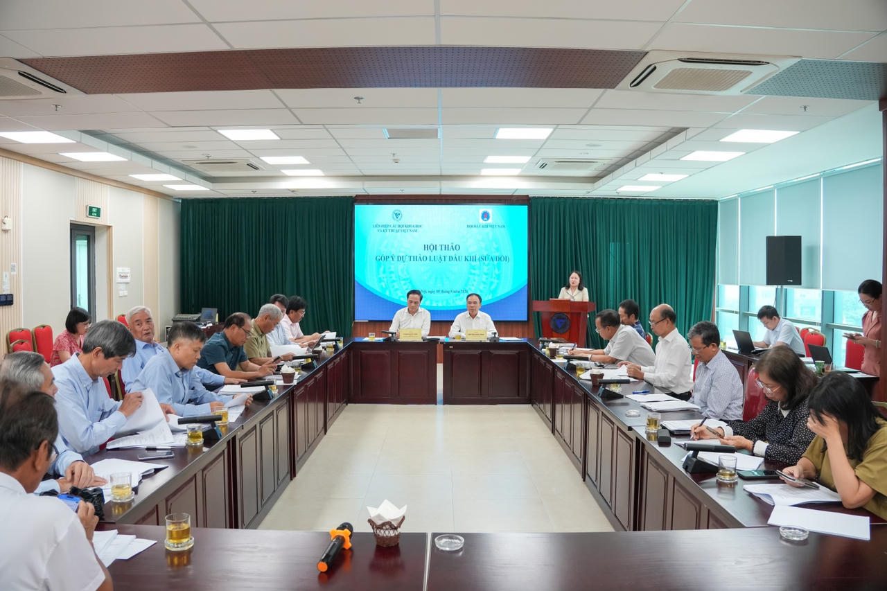 Hội thảo góp ý dự thảo Luật Dầu khí (sửa đổi) có mặt nhiều chuyên gia đầu ngành.