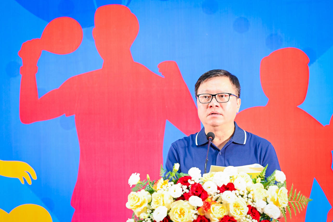 Ông Lê Quốc Minh, Tổng Biên tập Báo Nhân Dân phát biểu khai mạc giải. (ảnh Bảo Long)