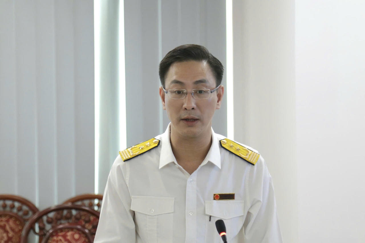 Ông Đoàn Minh Dũng - Trưởng Thuế Thành phố Hồ Chí Minh phát biểu tại hội nghị. Ảnh: Lưu Tú