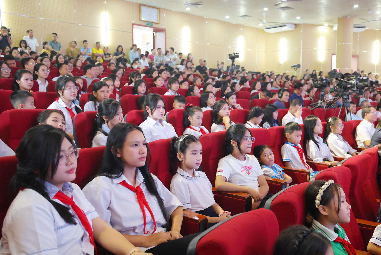 Cuộc thi "Đại sứ Văn hóa đọc" thu hút đông đảo học sinh tham gia. Ảnh: PV