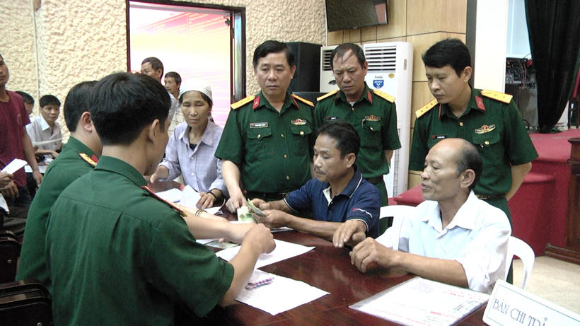 Quân nhân hưởng trợ cấp một lần theo Quyết định 142 có được chuyển sang trợ cấp hằng tháng?