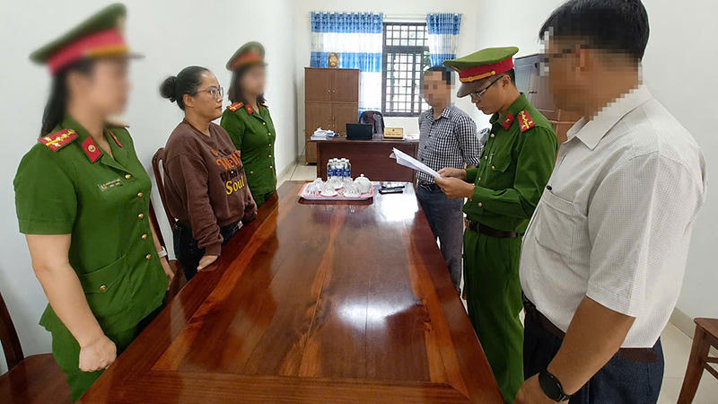 Bắt tạm giam người phụ nữ lừa hơn 14 tỷ đồng ở Quảng Ngãi 