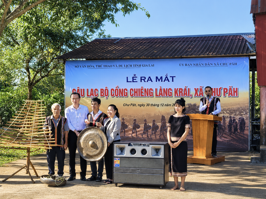 Lễ ra mắt Câu lạc bộ Cồng chiêng làng Krái, xã Chư Păh. (Ảnh: UBND xã Chư Păh)