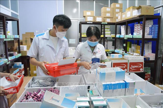 Tăng cường đạo đức, trình độ đội ngũ cán bộ quản lý dược  