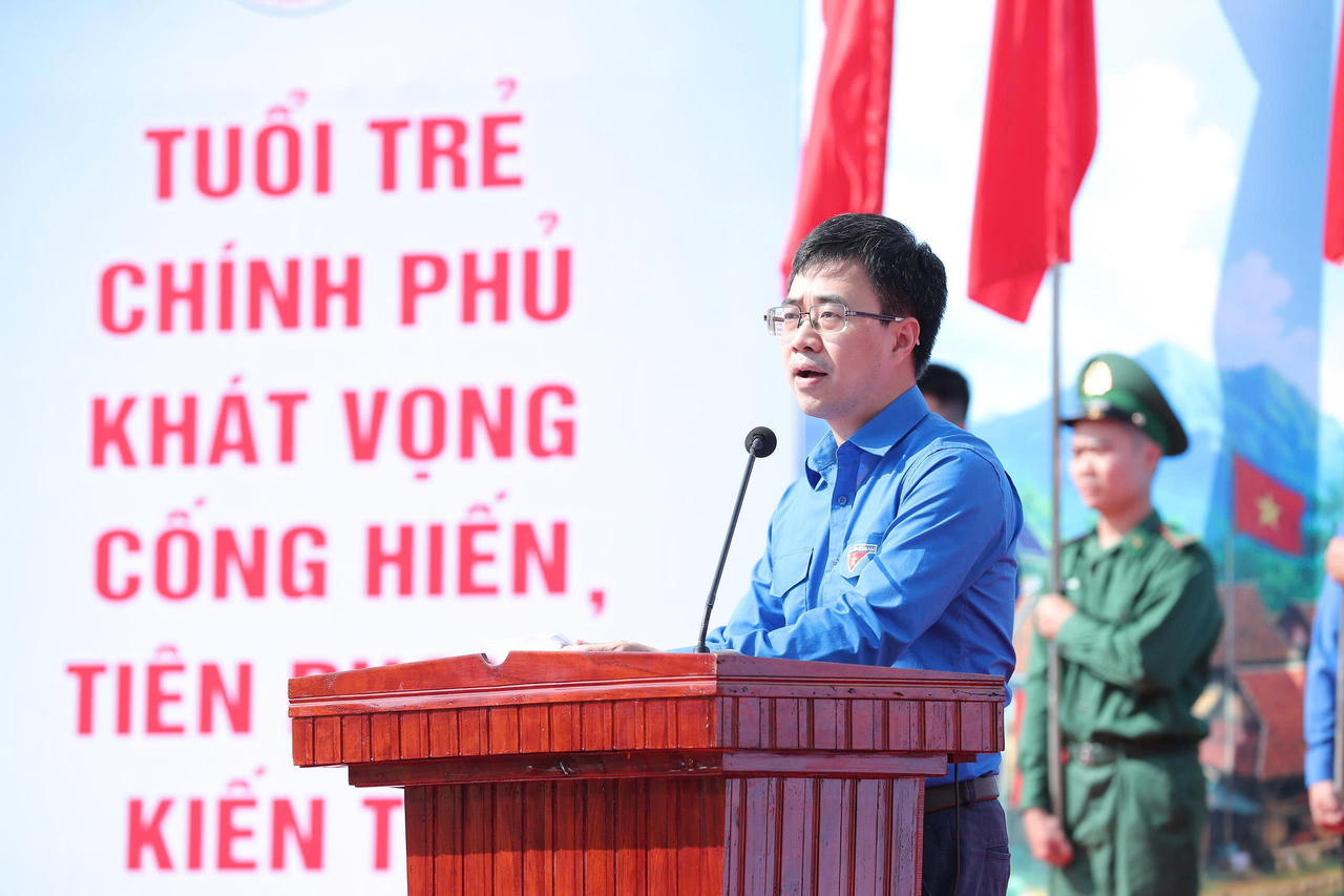 Bí thư Đoàn Thanh niên Chính phủ  Bùi Hoàng Tùng phát biểu