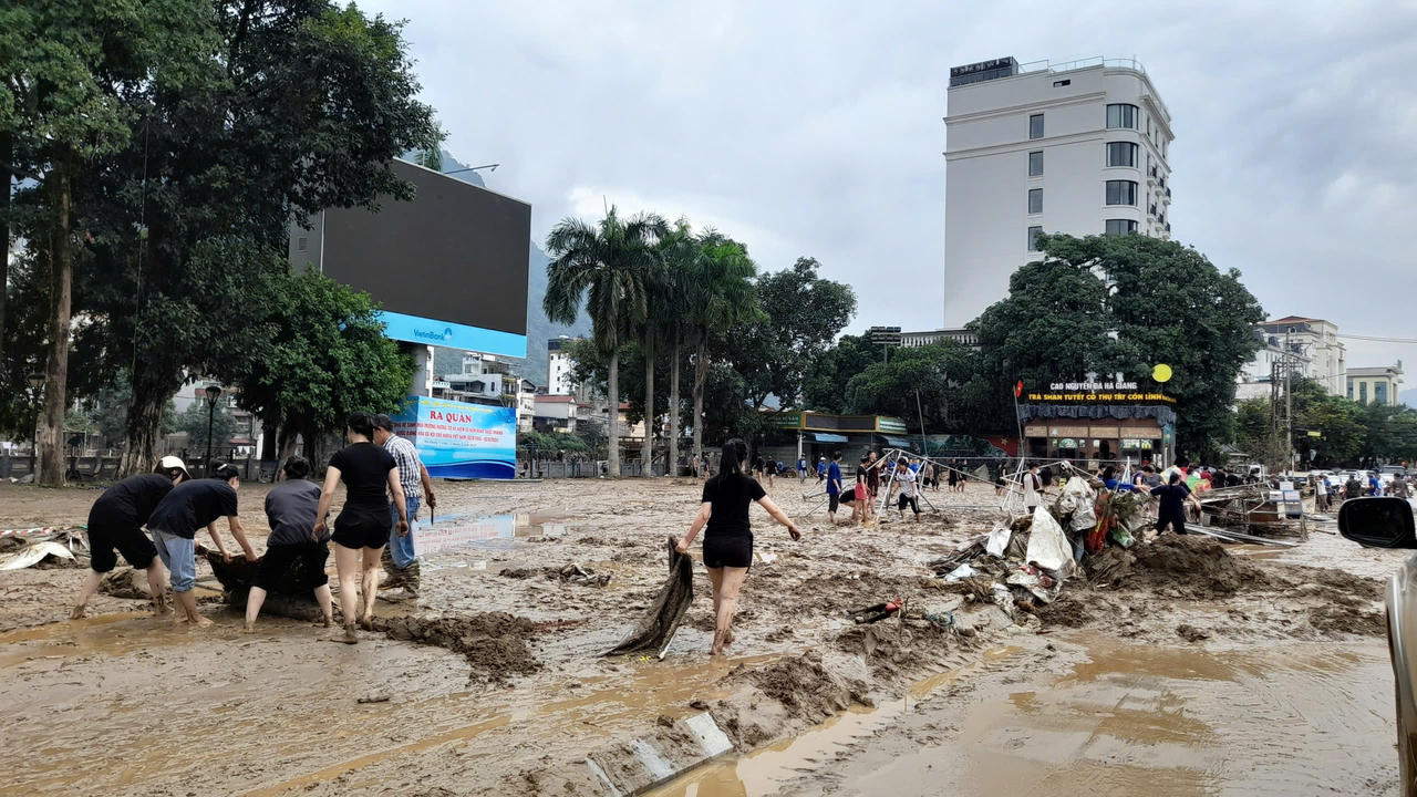 Tuyên Quang chỉ đạo đồng bộ giải pháp phòng chống bão lũ, sẵn sàng mọi phương án cứu hộ cứu nạn