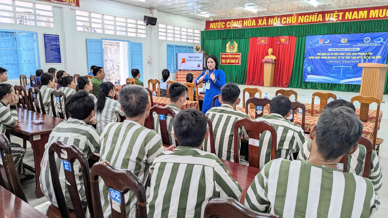 Phổ biến và tư vấn pháp luật cho phạm nhân đang chấp hành án