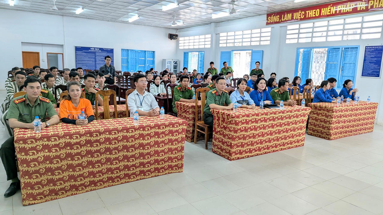 Quang cảnh chương trình. Ảnh: Nghiêm Túc