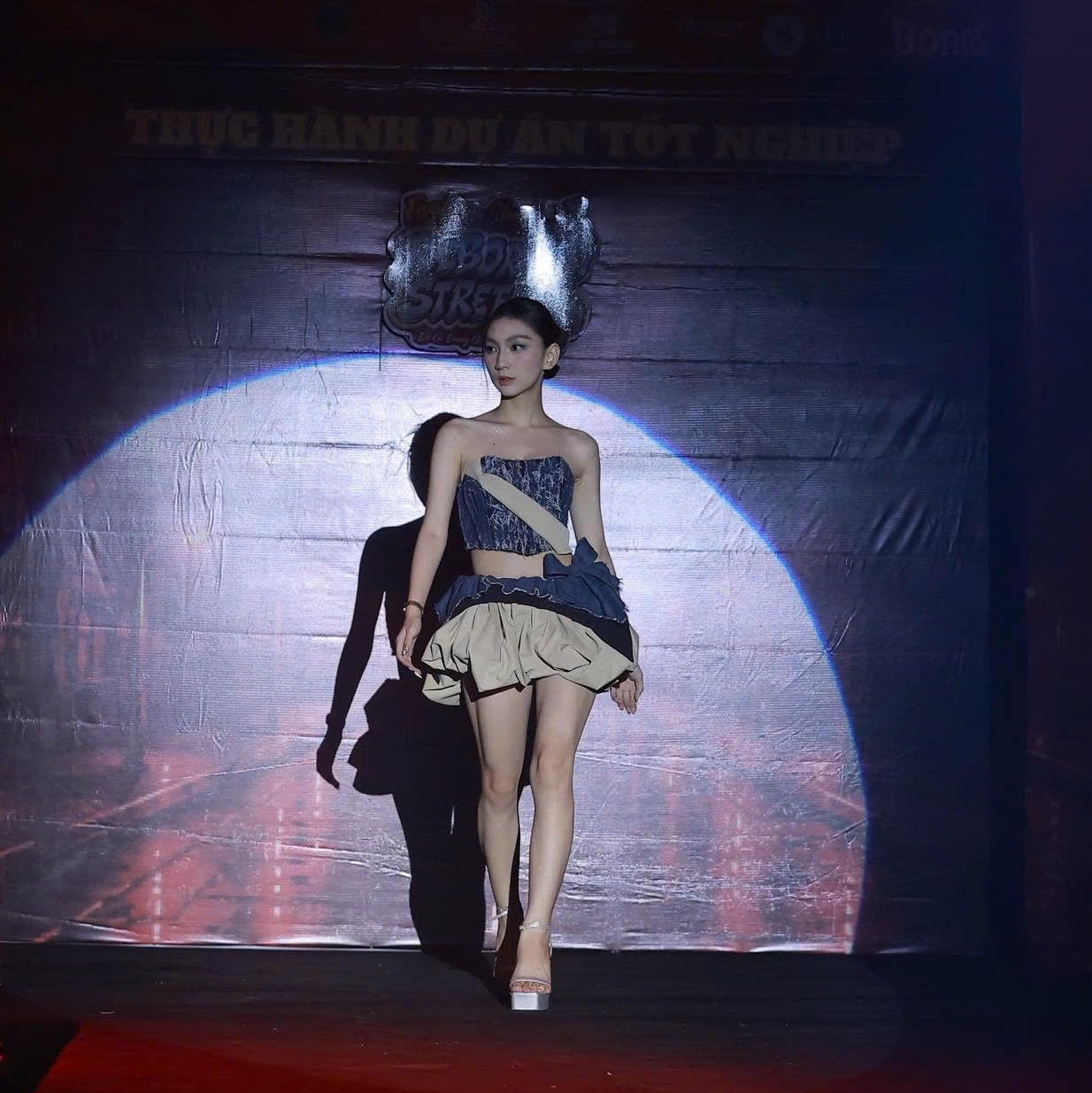 Reborn Street Fashion Show: Lan tỏa thông điệp thời trang bền vững từ những thiết kế “tái sinh”
